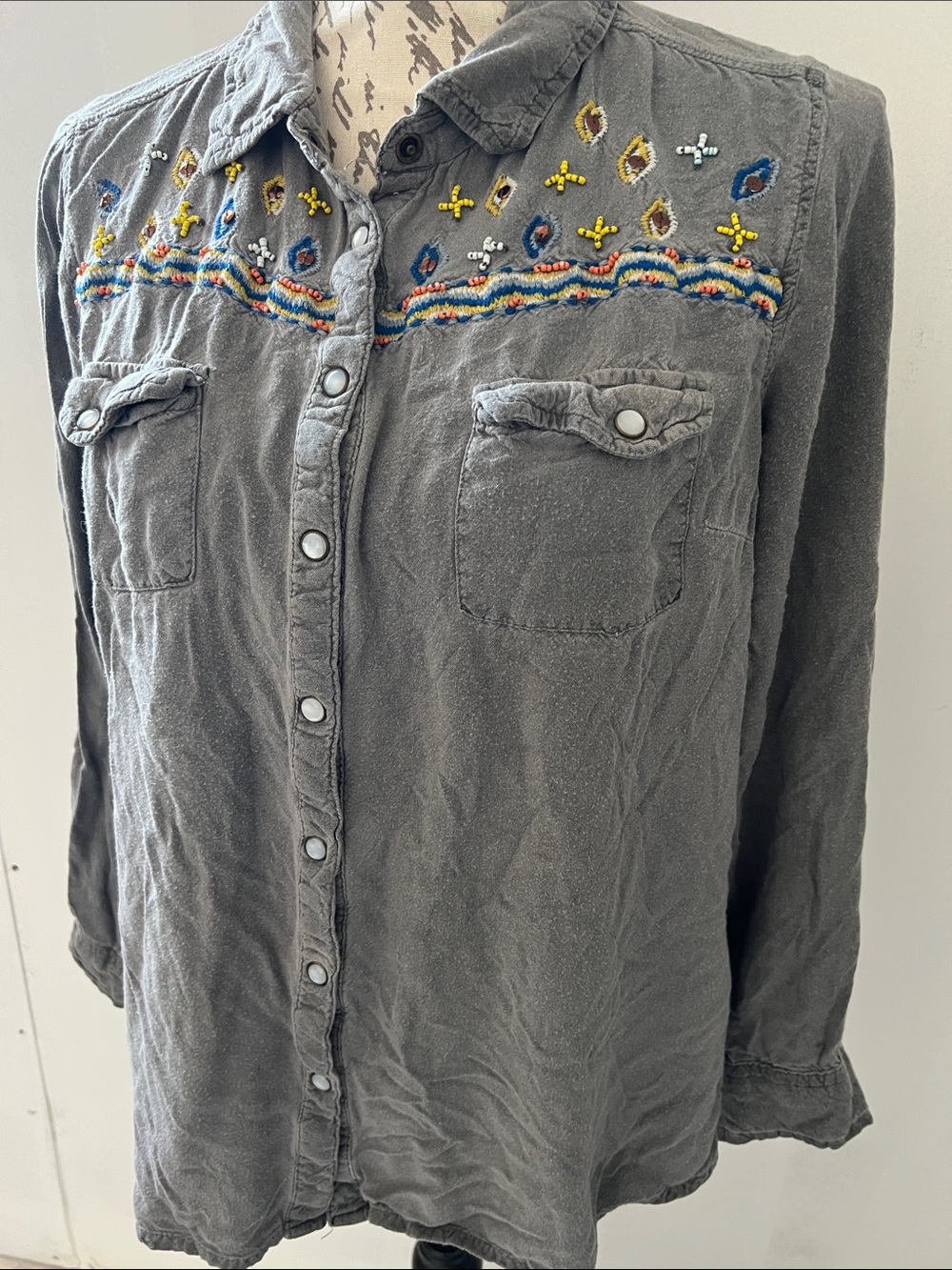 Embroidered western beaded pearl button long sleeve shirt women’s xl gray